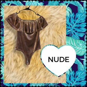 🏷 BOGO 🆓 • NUDE Bodysuit / S